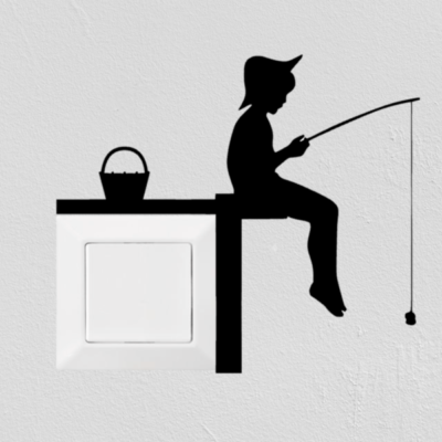 Wandtattoo für Lichtschalter / Steckdose Angler Junge